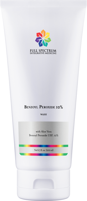 This facial wash thoroughly cleanses acne-prone skin with a special soap-free cleanser and is fortified with benzoyl peroxide for antibacterial protection.